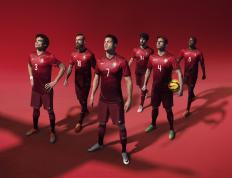 开云体育中国-关键战，绿茵场的胜负，与家园的存亡