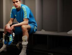 开云官方app入口-森林中走出的新王，爱德华兹用一场统治级演出，重新定义了季后赛之夜