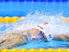 开云体育-孤骑破阵—阿隆索与迈凯伦的绝地鏖战