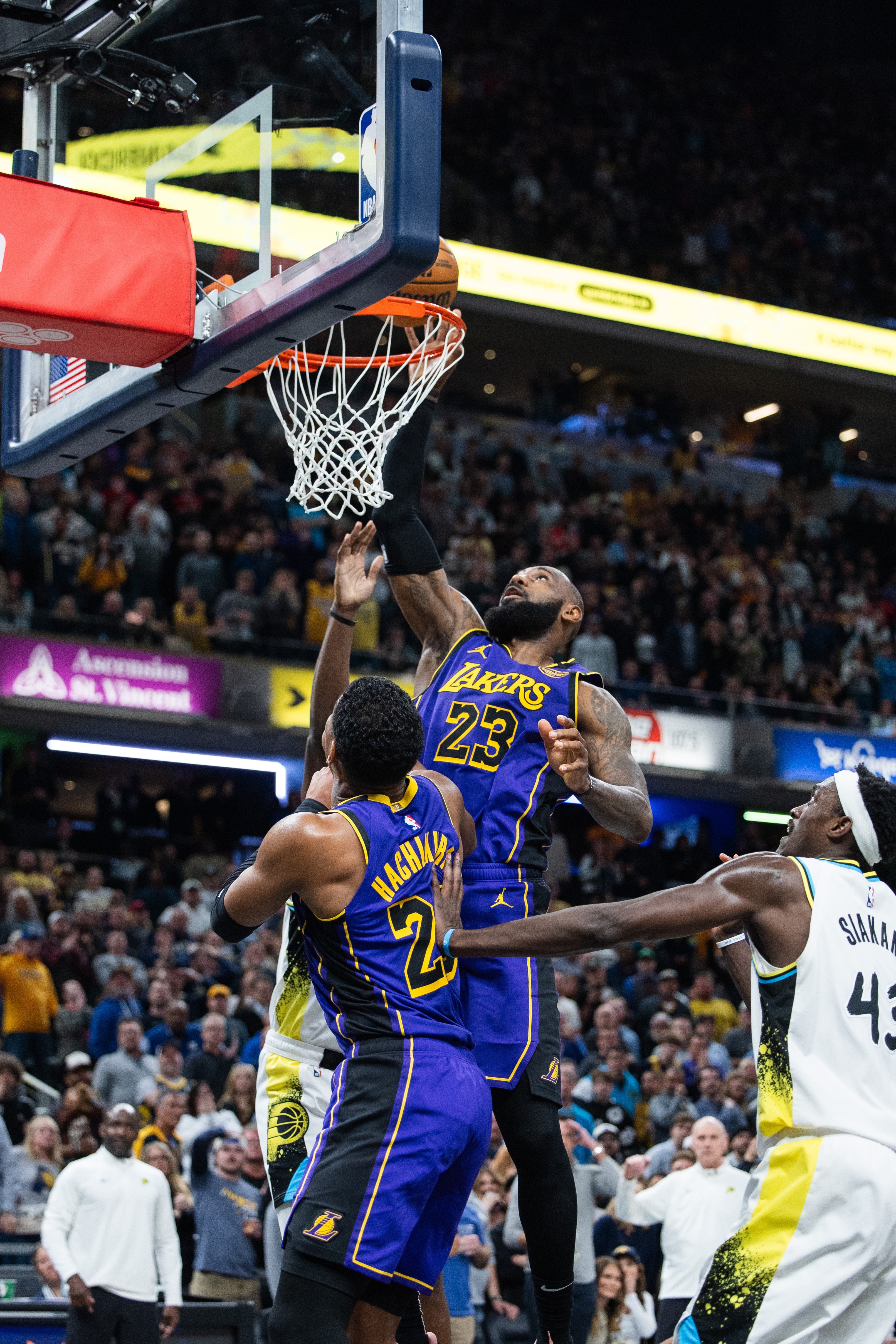 开云体育官网-湖人队全队爆发,大胜开拓者