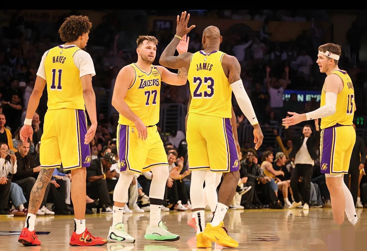 开云体育中国-湖人队核心球员再次当选最佳球员，实力超群