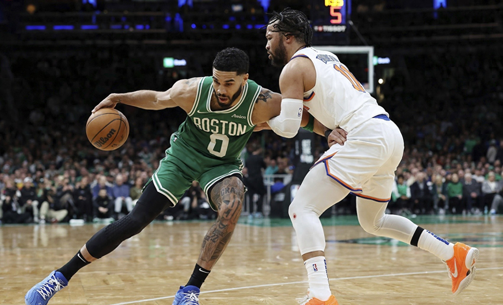 开云官网-快船客场击败尼克斯，哈雷尔全场25分