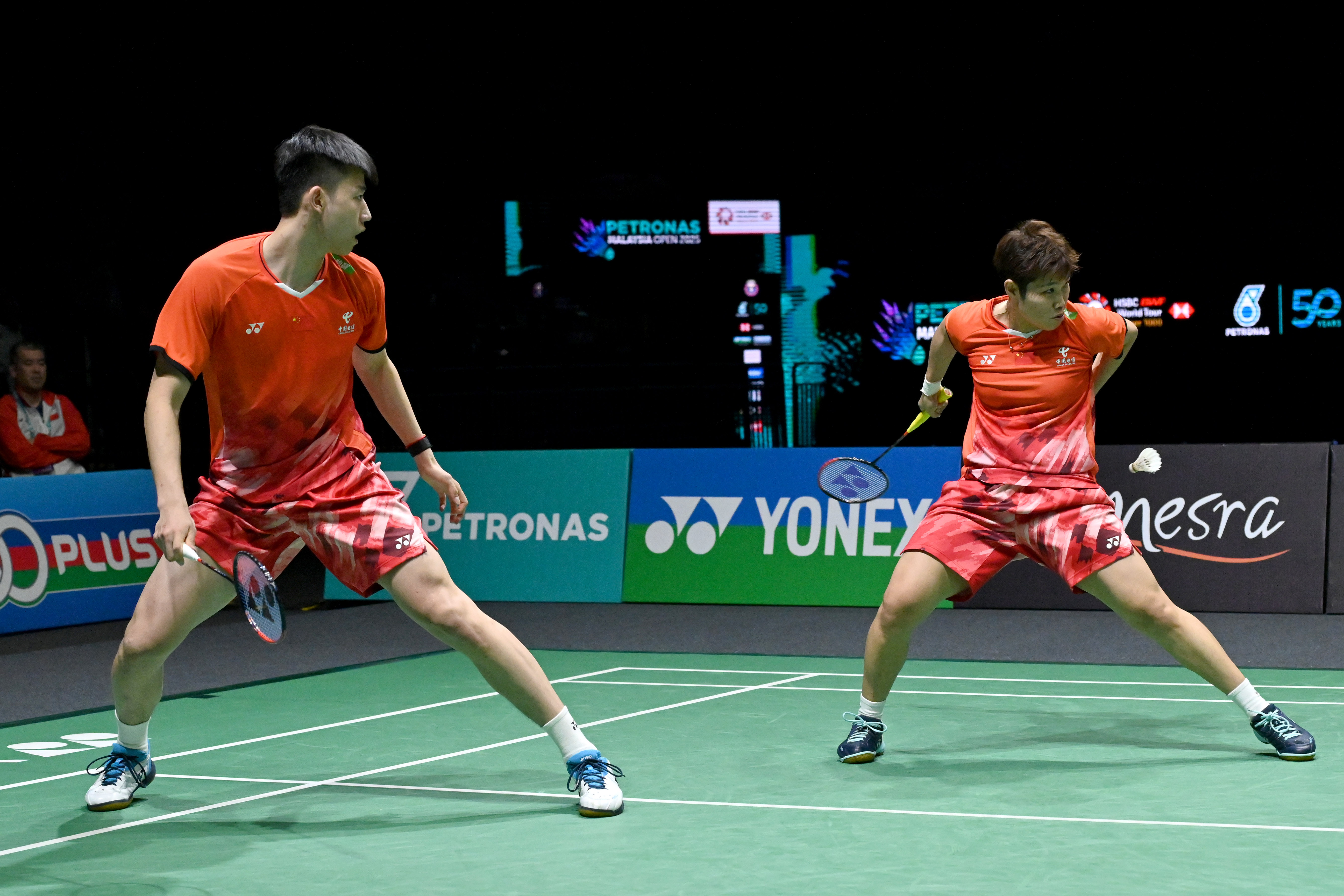 开云体育app-马来西亚羽毛球队鏖战韩国羽毛球队，李宗伟制霸全场的简单介绍