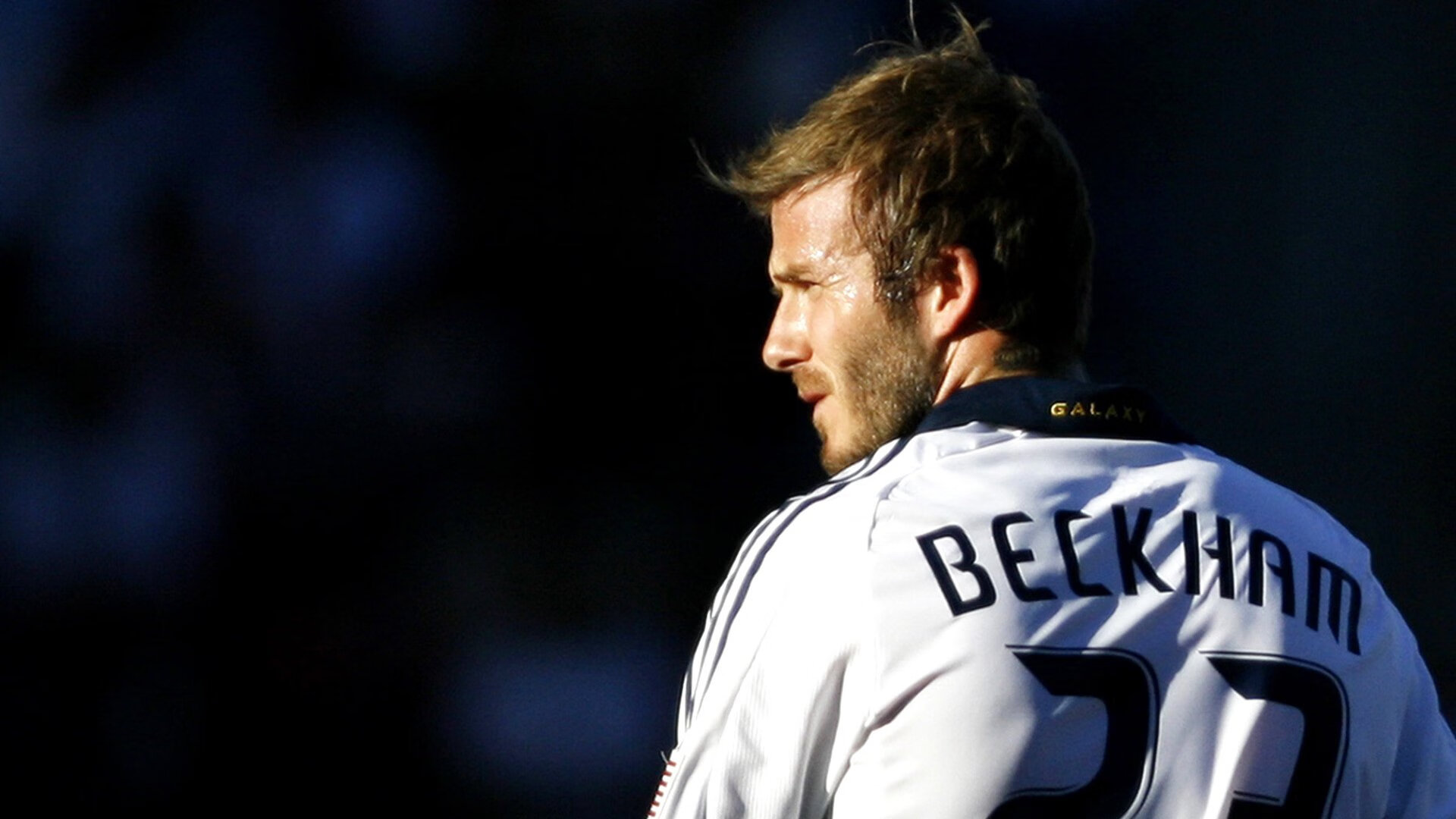 开云官方app入口-以绿茵新生之名，当个体觉醒照亮民族远征