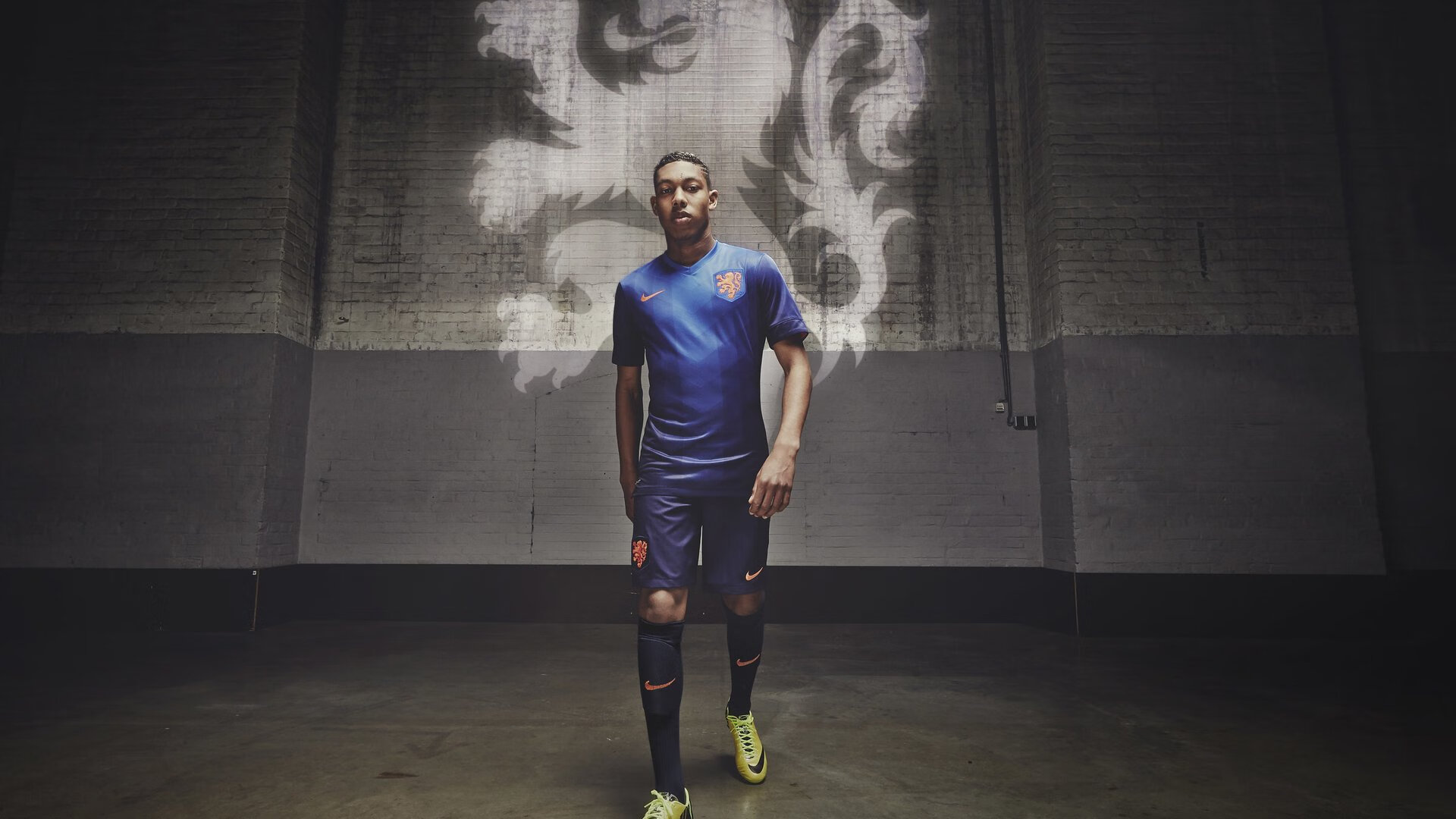 开云官方app入口-擎天玉柱!霍勒迪舞台越大越强 广厦钢铁洪流冲垮深圳