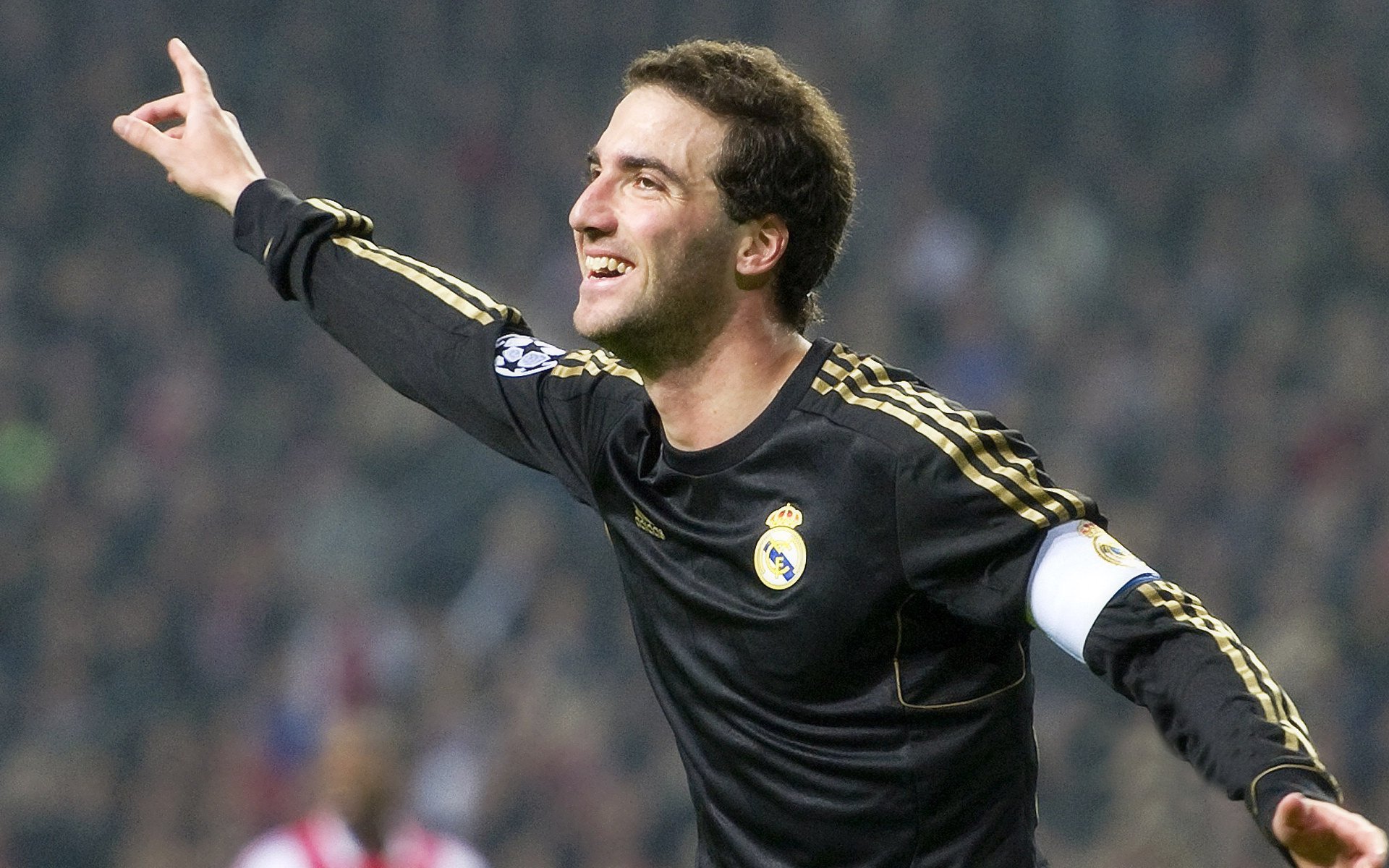 开云体育APP下载-铁闸与利刃,皮克德甲争冠夜的破晓裁决