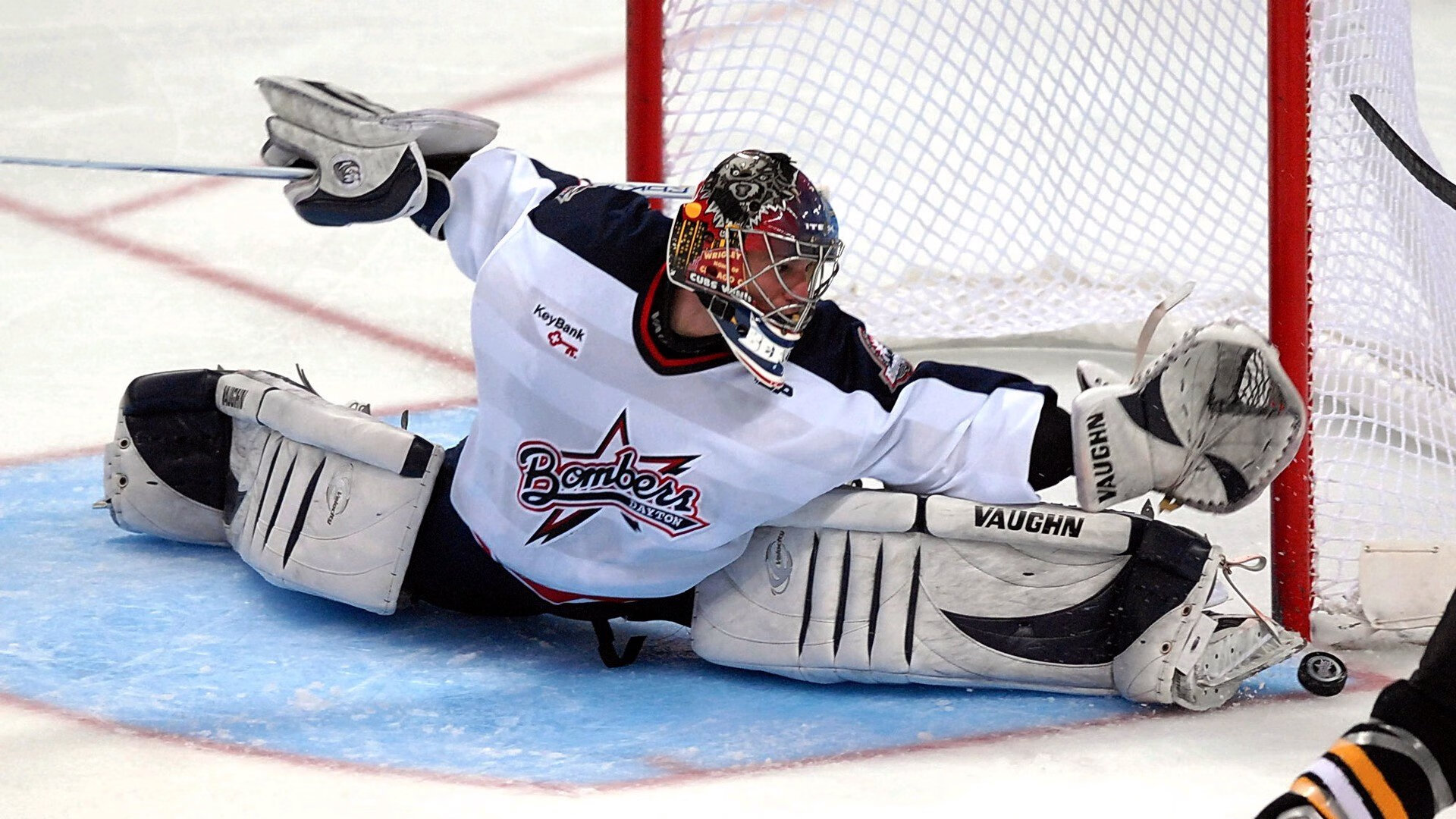 开云体育中国-法比尼奥，无声的脉搏与红白的狂澜